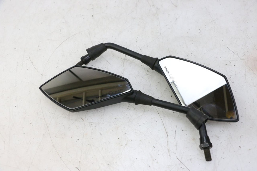 photo de RETROVISORES SUZUKI GS GSE 500 (2001 - 2003) - Características distintivas