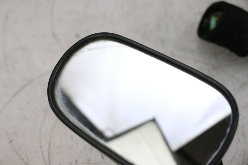 photo de RETROVISORES HONDA NSR R 125 (1994 - 2003) - Primer plano de alta resolución