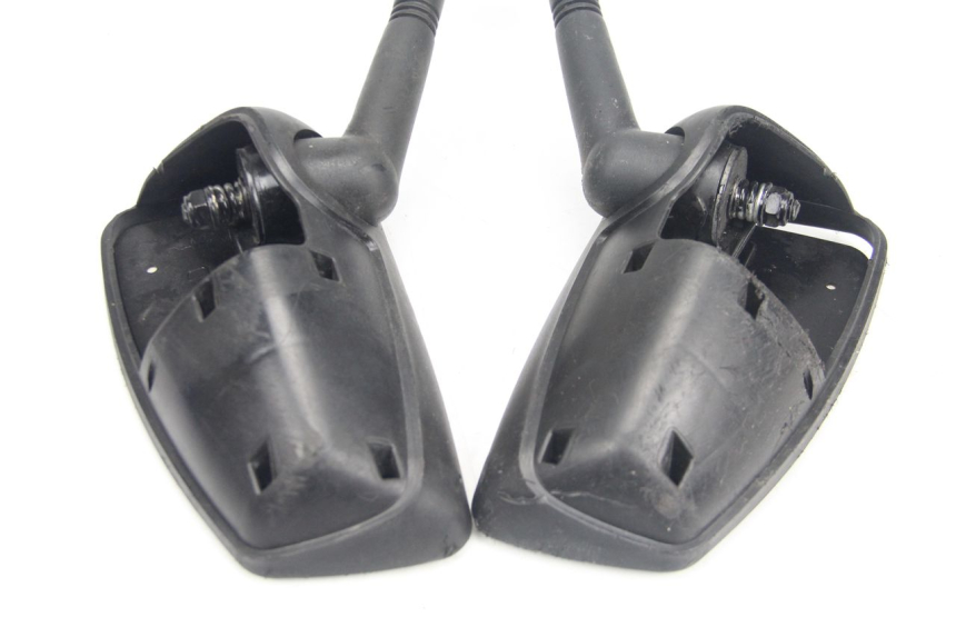 photo de RETROVISORES PEUGEOT SATELIS 125 (2013 - 2018) - Detalles de los puntos de fijación