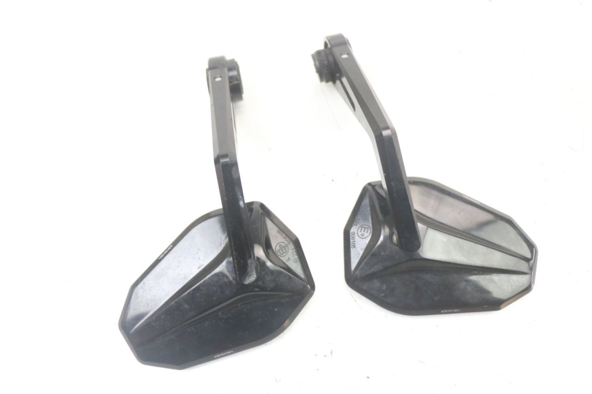 photo de RETROVISORES SUZUKI GSR 750 (2011 - 2017) - Detalle de la pieza
