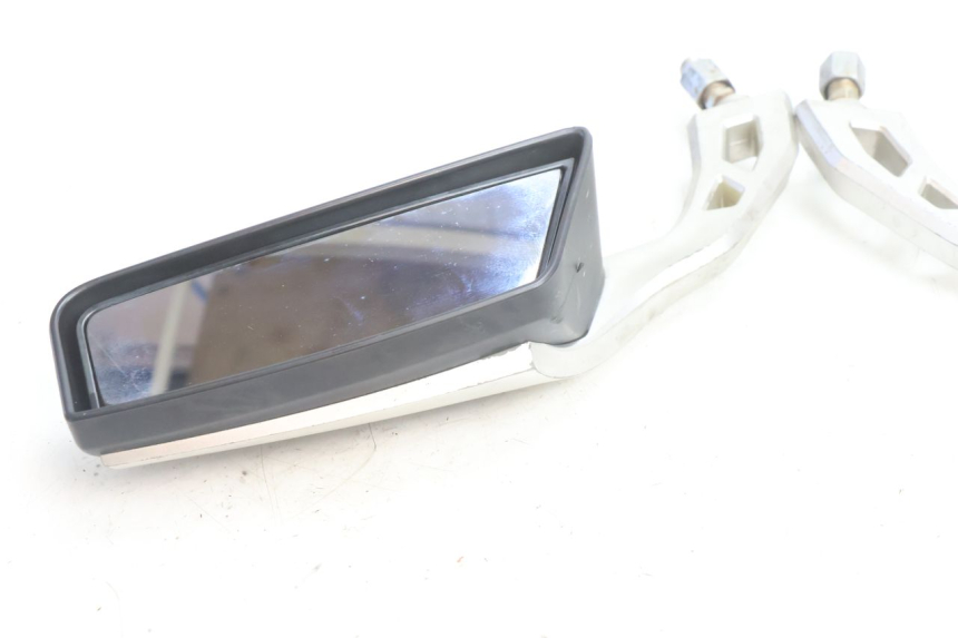 photo de RETROVISORES YAMAHA XJR 1300 (1998 - 2002) - Primer plano técnico