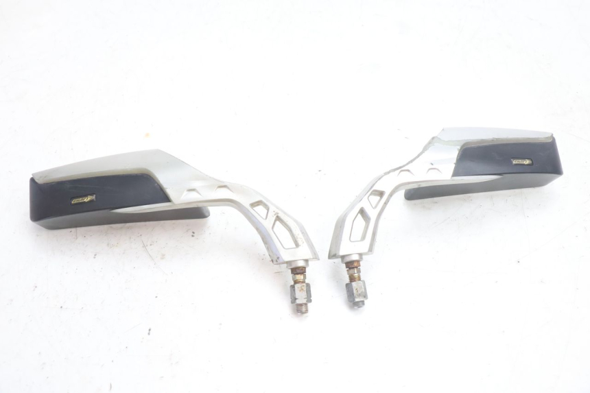 photo de RETROVISORES YAMAHA XJR 1300 (1998 - 2002) - Detalles de los puntos de fijación