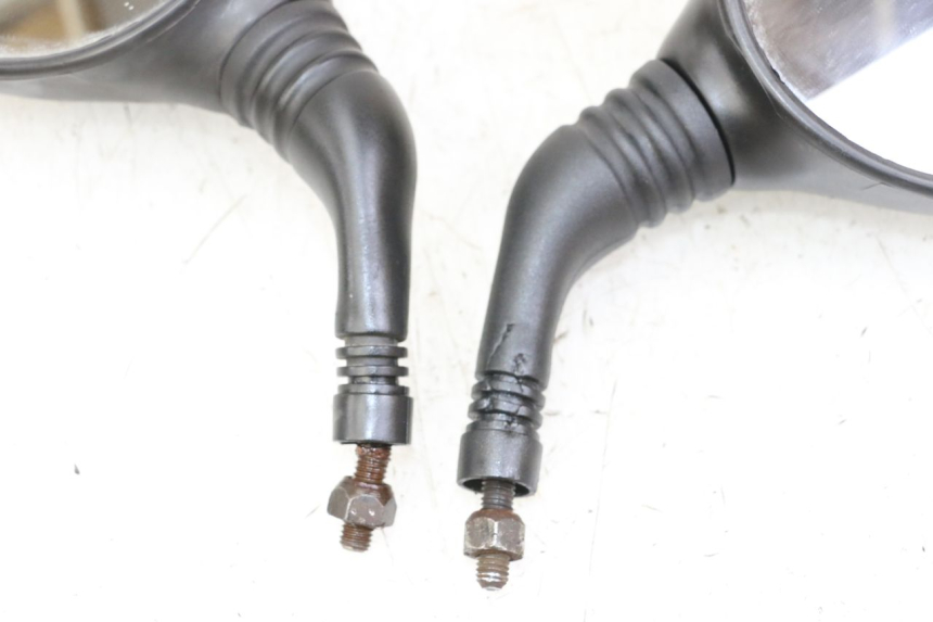 photo de PAR ESPEJOS YAMAHA YP MAJESTY 125 (2007 - 2010) - Otra vista del artículo