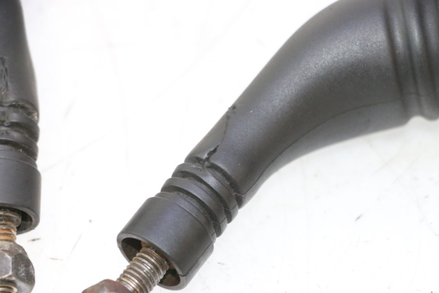 photo de RETROVISORES YAMAHA YP MAJESTY 125 (1998 - 2001) - Enfoque en la estructura