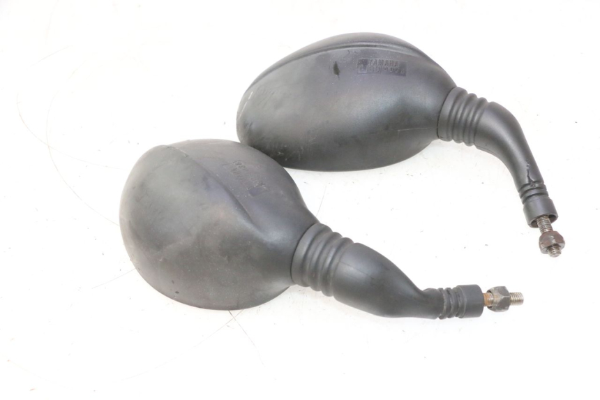 photo de RETROVISORES YAMAHA YP MAJESTY 125 (1998 - 2001) - Detalles de los puntos de fijación