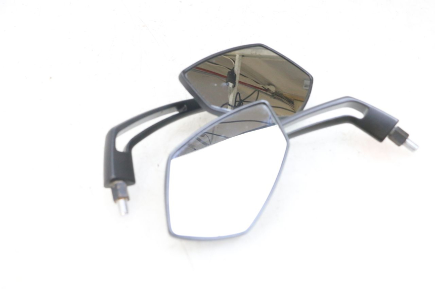 photo de RETROVISORES KAWASAKI ZR 7 750 (1999 - 2004) - Otra perspectiva