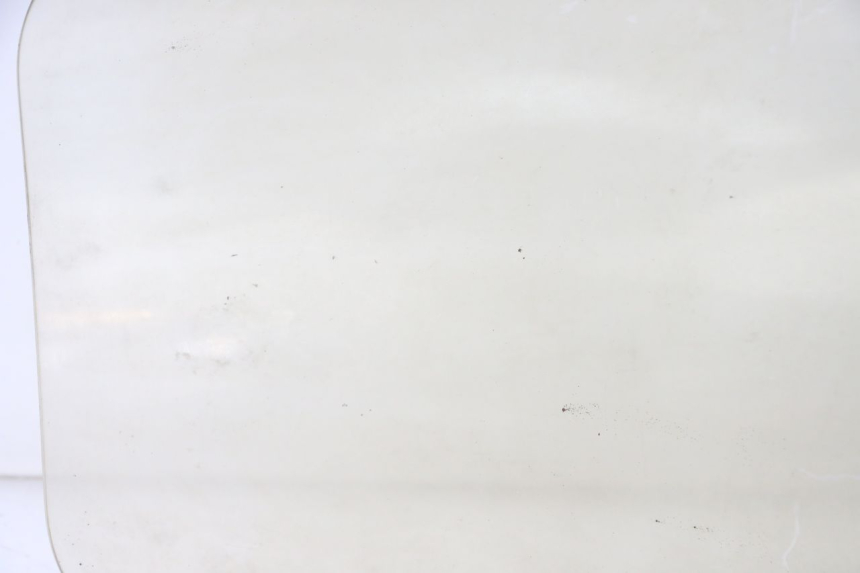 photo de PARABRISAS SUZUKI BURGMAN 125 (2007 - 2014) - Inspección visual detallada