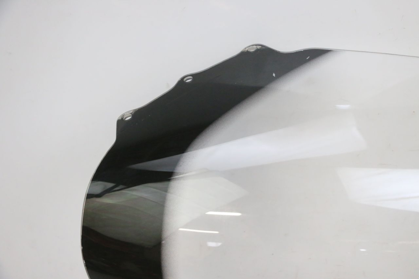 photo de PARABRISAS SUZUKI BURGMAN 125 (2007 - 2014) - Zoom sobre los componentes