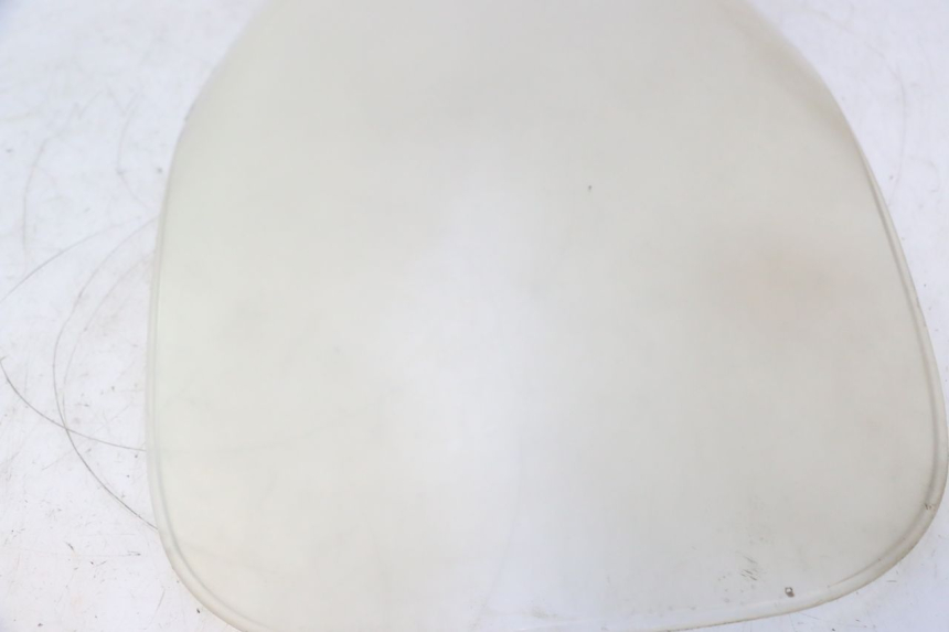 photo de PARABRISAS SUZUKI BURGMAN 125 (2007 - 2014) - Primer plano técnico
