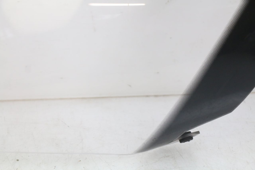 photo de PARABRISAS PEUGEOT CITYSTAR AIR 125 (2014 - 2017) - Primer plano de alta resolución