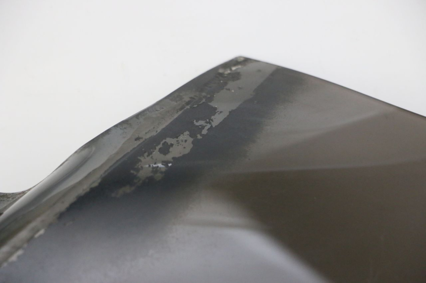 photo de PARABRISAS PEUGEOT CITYSTAR 50 (2013 - 2017) - Enfoque en la estructura