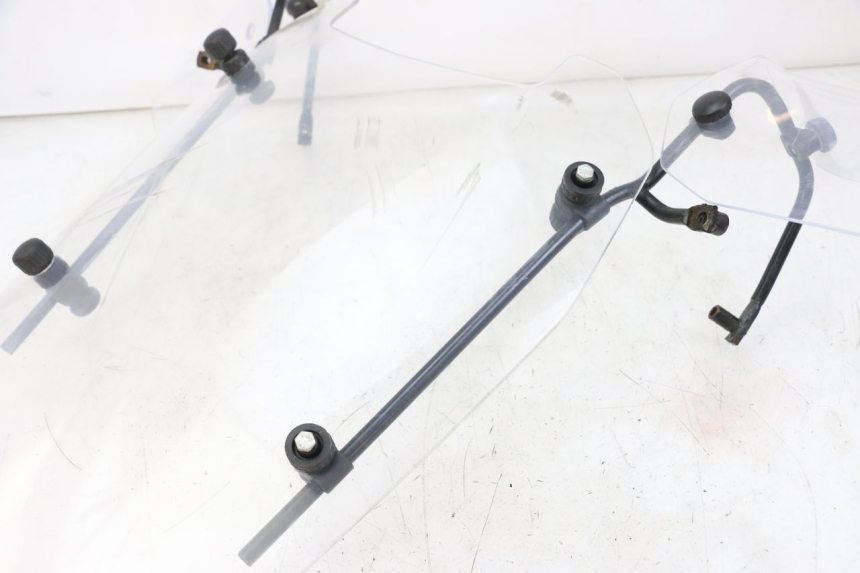 photo de PARABRISAS PEUGEOT E-VIVACITY 1 (2012 - 2018) - Estado de la superficie y material