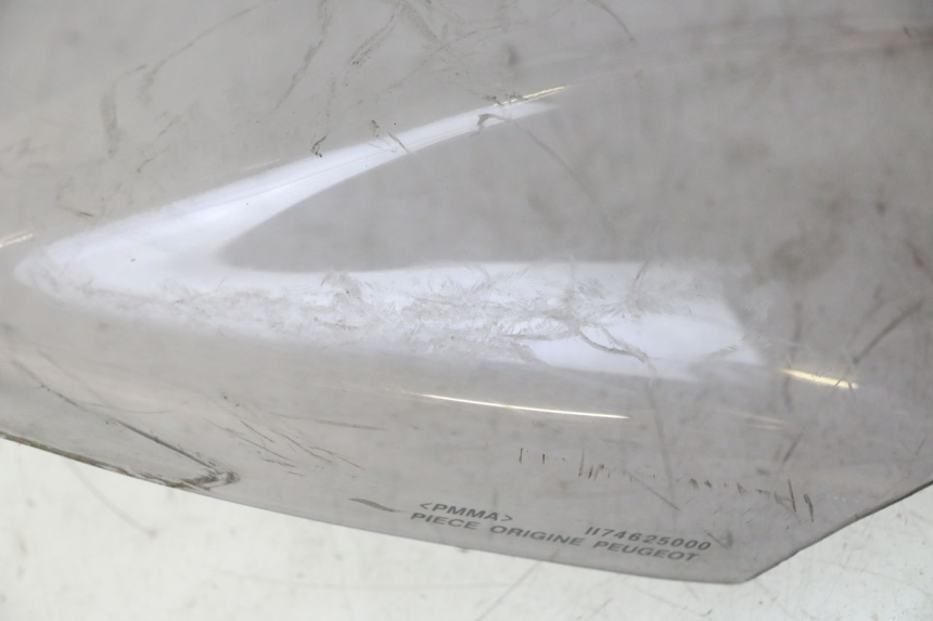 photo de PARABRISAS PEUGEOT ELYSTAR 125 (2002 - 2007) - Primer plano técnico