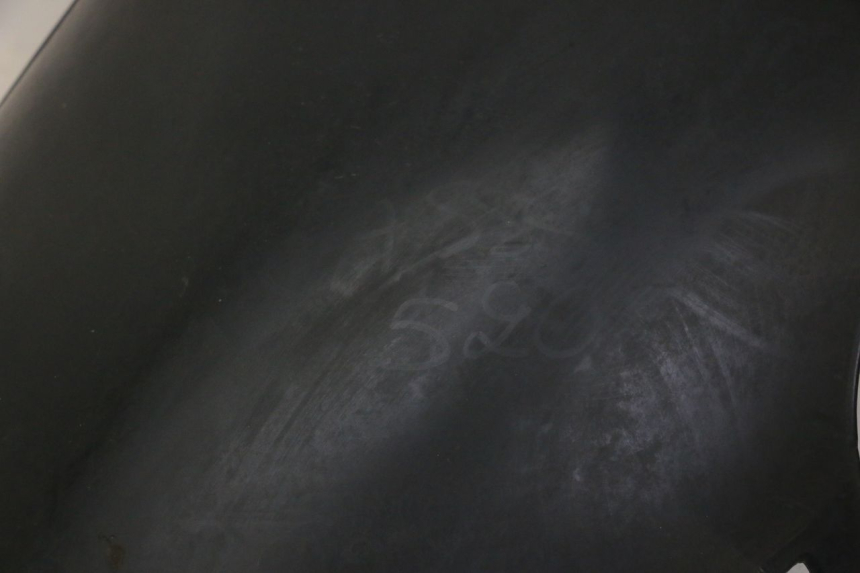 photo de PARABRISAS PEUGEOT ELYSTAR 50 (2002 - 2014) - Primer plano de alta resolución