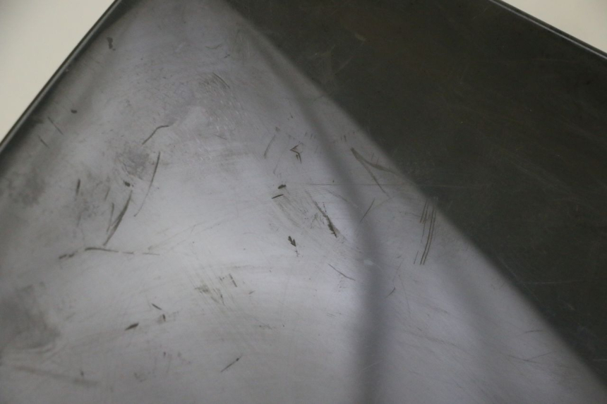 photo de PARABRISAS PEUGEOT ELYSTAR 50 (2002 - 2014) - Zoom estado de uso