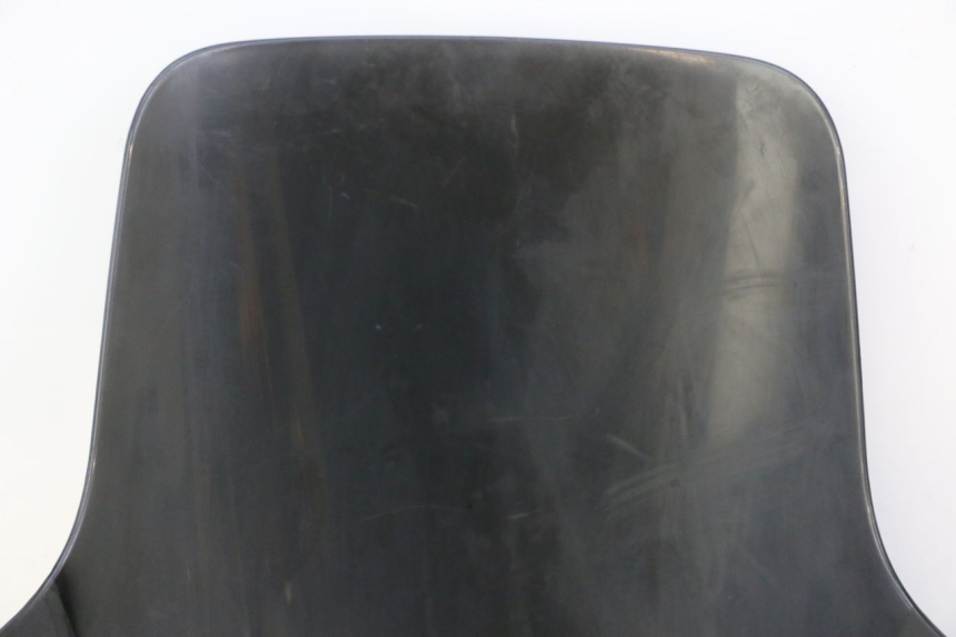 photo de PARABRISAS PEUGEOT ELYSTAR 50 (2002 - 2014) - Enfoque en la estructura