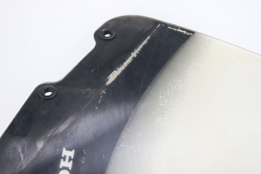 photo de PARABRISAS HONDA FES PANTHEON 125 (2003 - 2007) - Detalle de la pieza