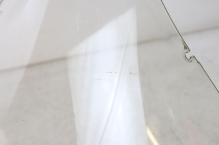 photo de PARABRISAS HONDA FORZA 125 (2015 - 2016) - Primer plano técnico