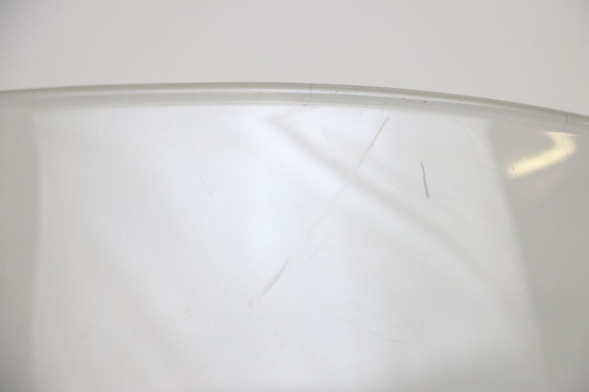 photo de PARABRISAS PEUGEOT GEOPOLIS RS 125 (2007 - 2009) - Detalles de los puntos de fijación