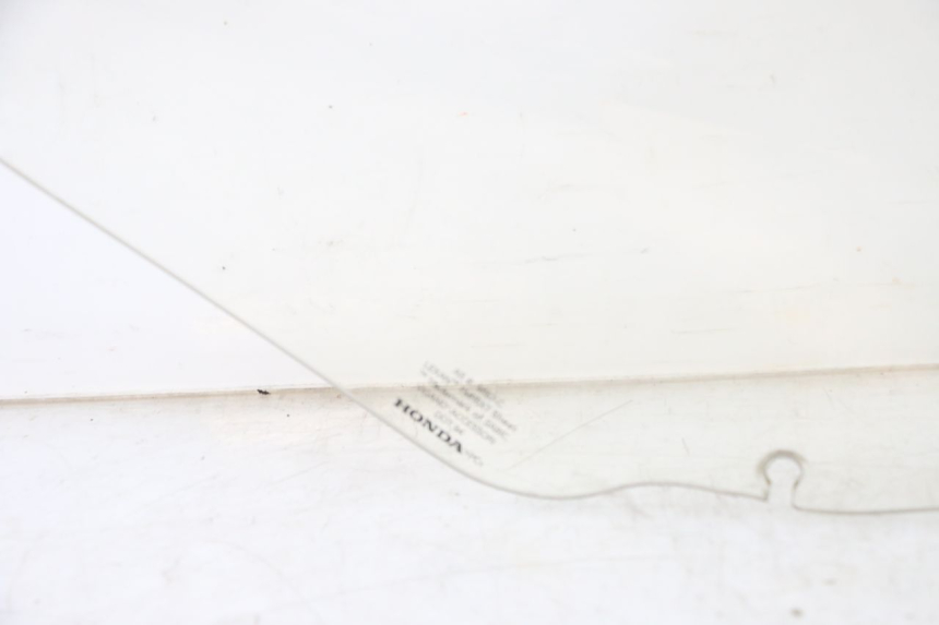 photo de PARABRISAS HONDA FORZA 125 (2021 - 2025) - Primer plano de alta resolución