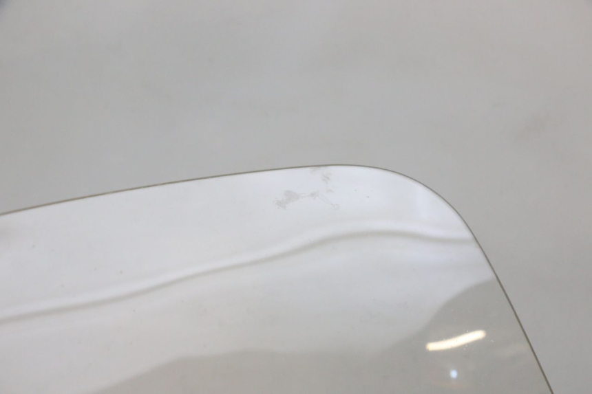 photo de PARABRISAS HONDA FORZA 125 (2021 - 2025) - Detalles de los puntos de fijación