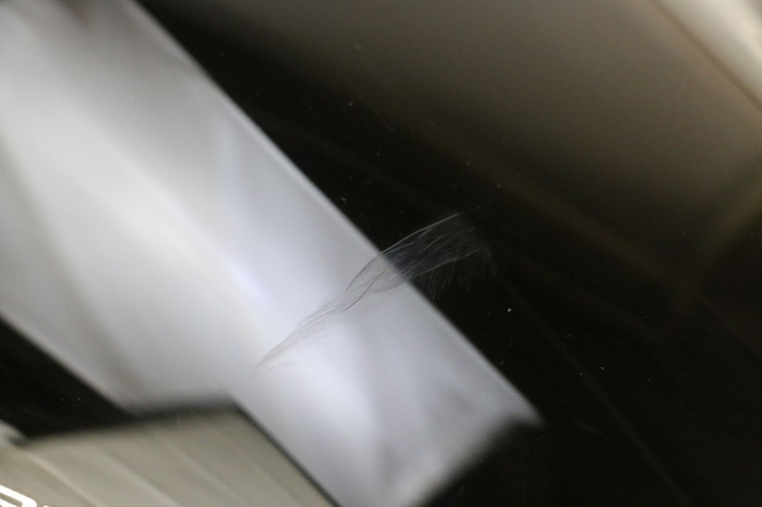 photo de PARABRISAS PIAGGIO MP3 HPE 300 (2019 - 2026) - Detalles de los puntos de fijación