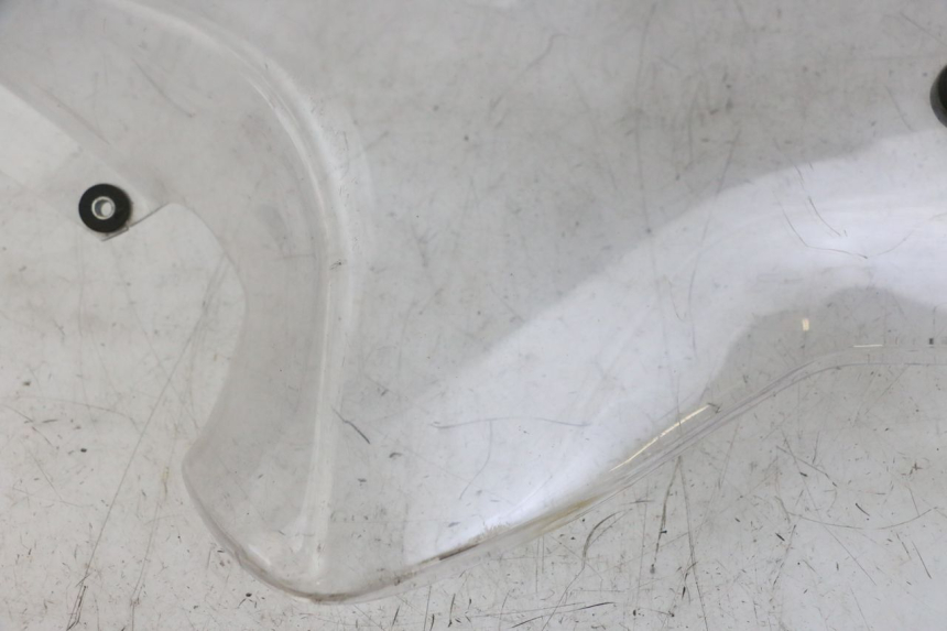 photo de PARABRISAS PIAGGIO MP3 RL 250 (2006 - 2010) - Primer plano técnico