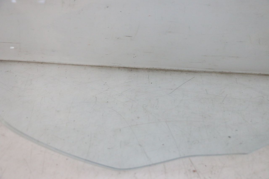 photo de PARABRISAS PIAGGIO MP3 125 (2006 - 2014) - Otra vista del artículo