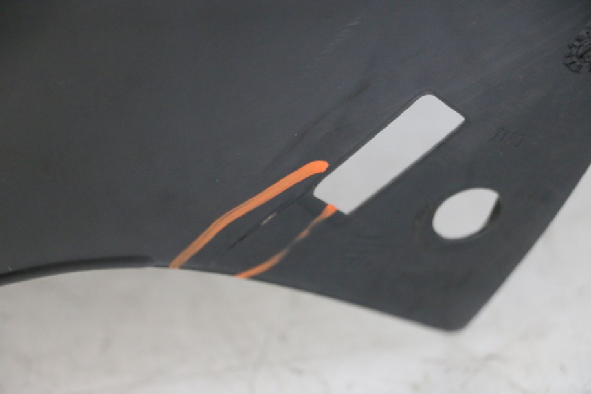 photo de PARABRISAS PEUGEOT ELYSTAR 50 (2002 - 2014) - Primer plano de alta resolución