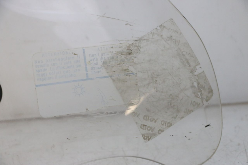 photo de PARABRISAS PIAGGIO VESPA LX IE 125 (2010 - 2012) - Primer plano de alta resolución