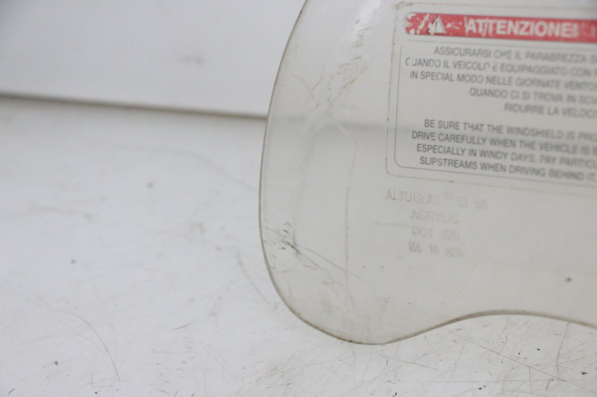 photo de PARABRISAS PIAGGIO VESPA LX IE 125 (2010 - 2012) - Estado de la superficie y material