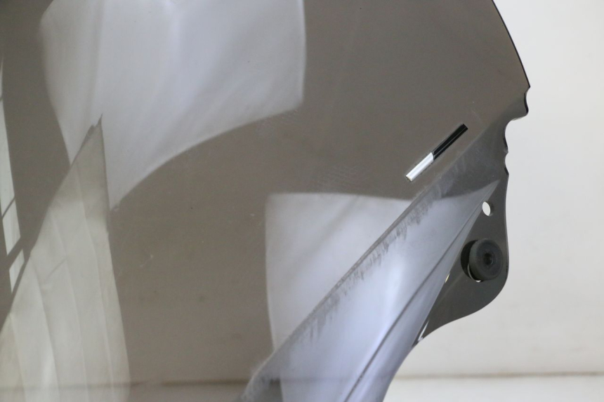 photo de PARABRISAS PEUGEOT SATELIS 125 (2013 - 2018) - Zoom estado de uso