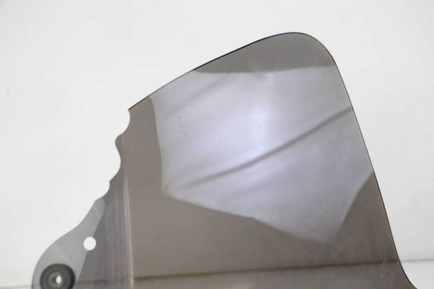 photo de PARABRISAS PEUGEOT SATELIS 125 (2013 - 2018) - Primer plano técnico