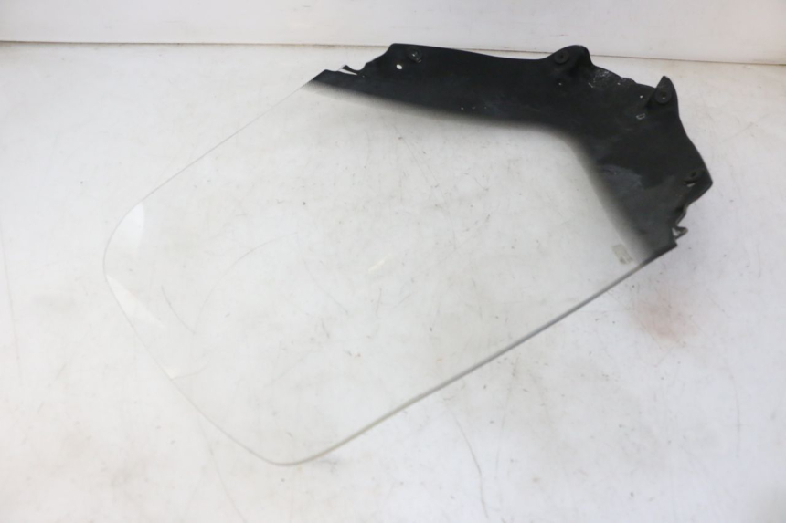 photo de PARABRISAS PEUGEOT SATELIS 125 (2010 - 2012) - Detalle de la pieza