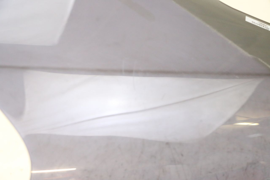 photo de PARABRISAS PEUGEOT SATELIS 125 (2013 - 2018) - Zoom estado de uso