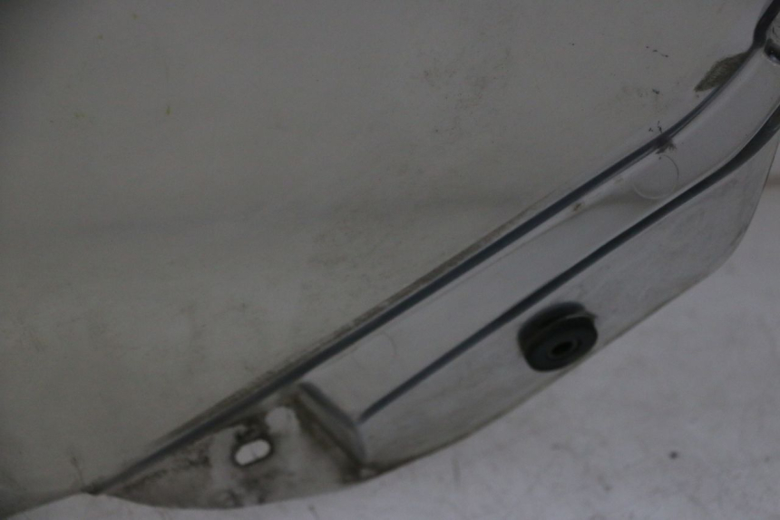 photo de PARABRISAS PEUGEOT SATELIS 125 (2006 - 2009) - Inspección visual detallada