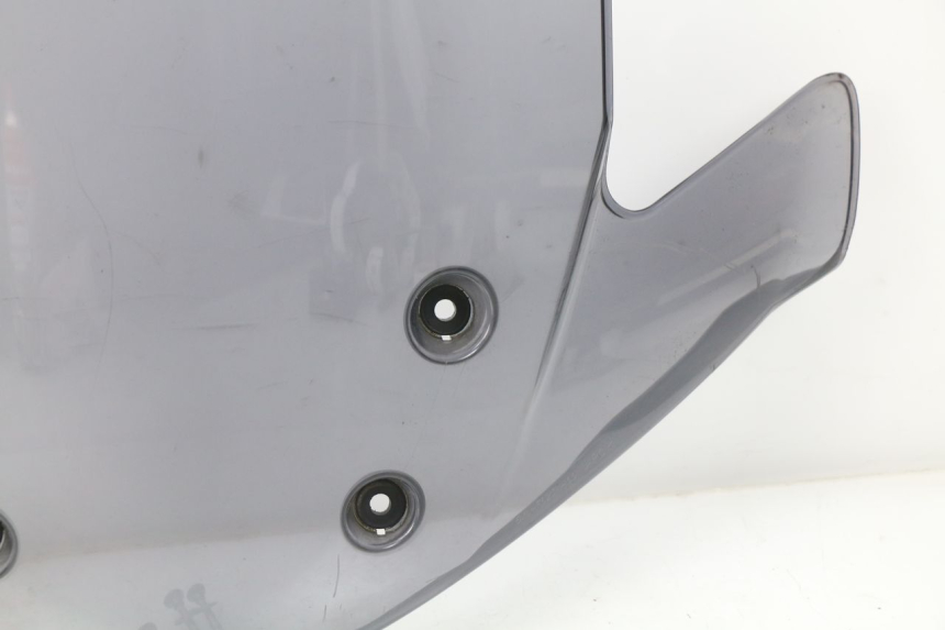 photo de PARABRISAS MBK SKYLINER 125 (2004 - 2007) - Primer plano de alta resolución