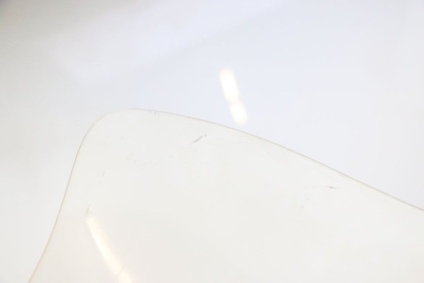 photo de PARABRISAS RAZZO STEED 125 (2012 - 2018) - Zoom sobre los componentes