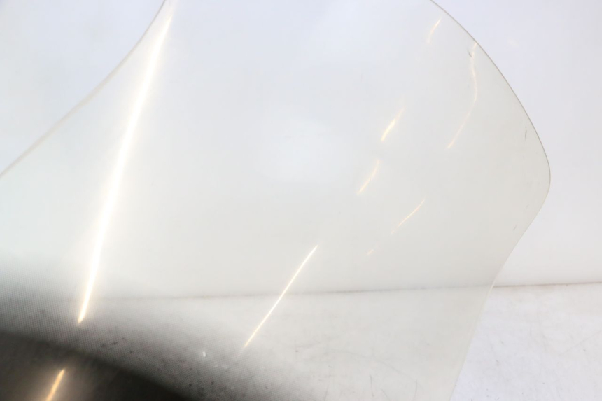 photo de PARABRISAS RAZZO STEED 125 (2012 - 2018) - Enfoque en la estructura