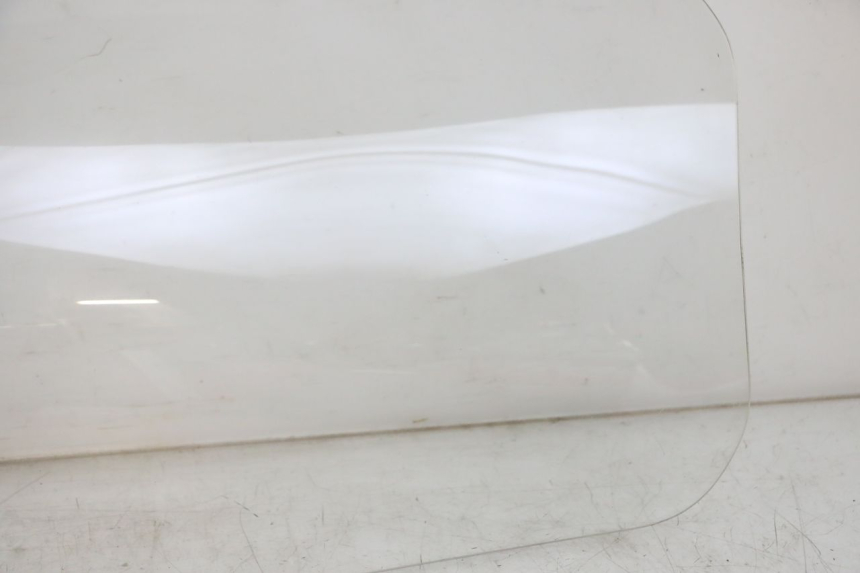 photo de PARABRISAS SUZUKI BURGMAN 125 (2018 - 2021) - Características distintivas