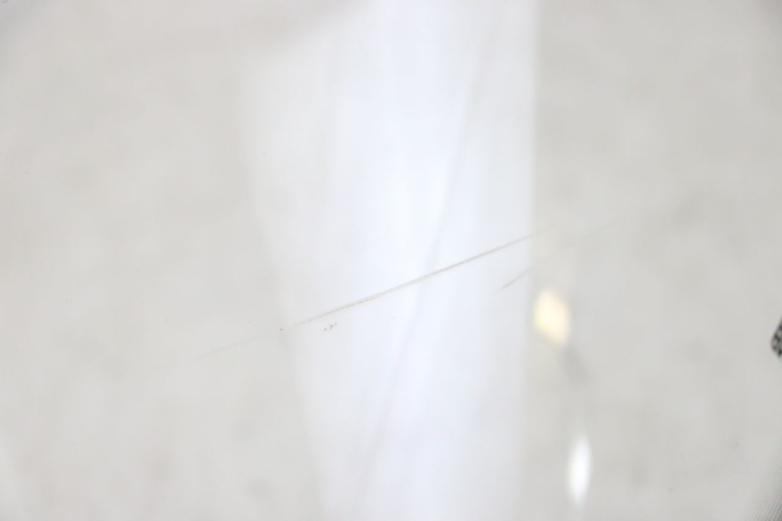 photo de PARABRISAS SUZUKI BURGMAN 125 (2015 - 2017) - Zoom sobre los componentes