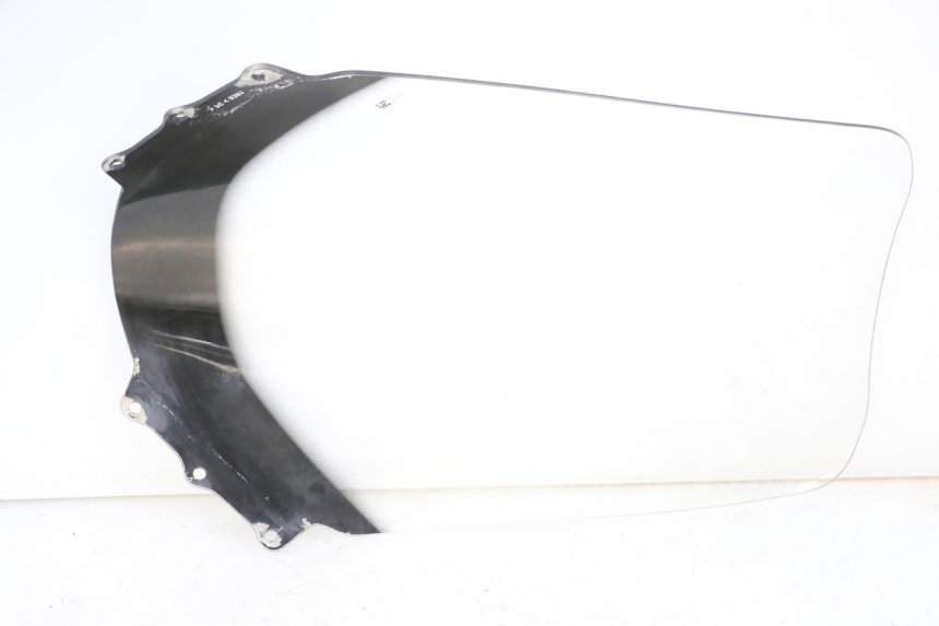 photo de PARABRISAS SUZUKI BURGMAN 125 (2015 - 2017) - Primer plano técnico