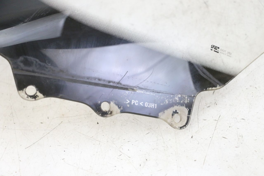 photo de PARABRISAS SUZUKI BURGMAN 125 (2015 - 2017) - Estado de la superficie y material