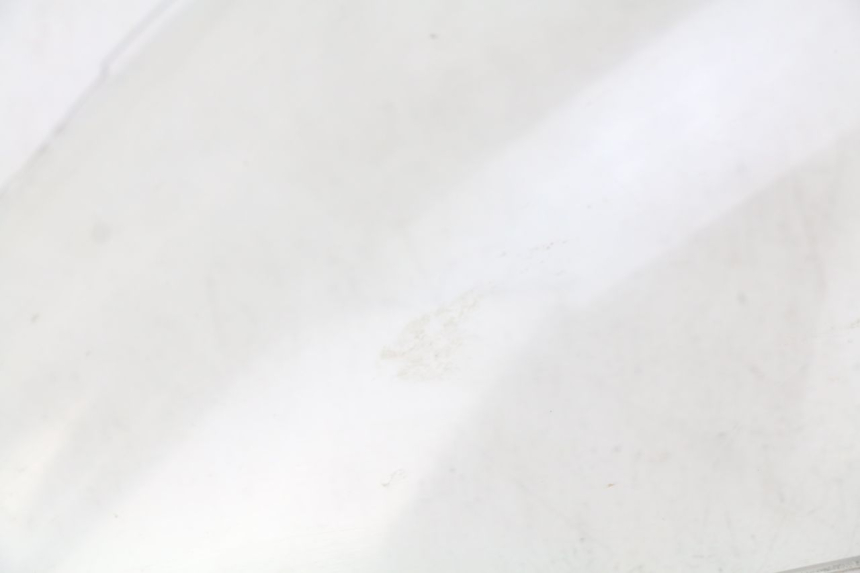 photo de PARABRISAS SUZUKI SV S 650 (1999 - 2002) - Detalles de los puntos de fijación