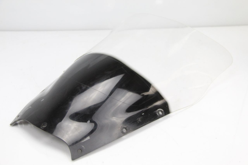 photo de PARABRISAS YAMAHA TDM ABS 900 (2002 - 2014) - Primer plano técnico