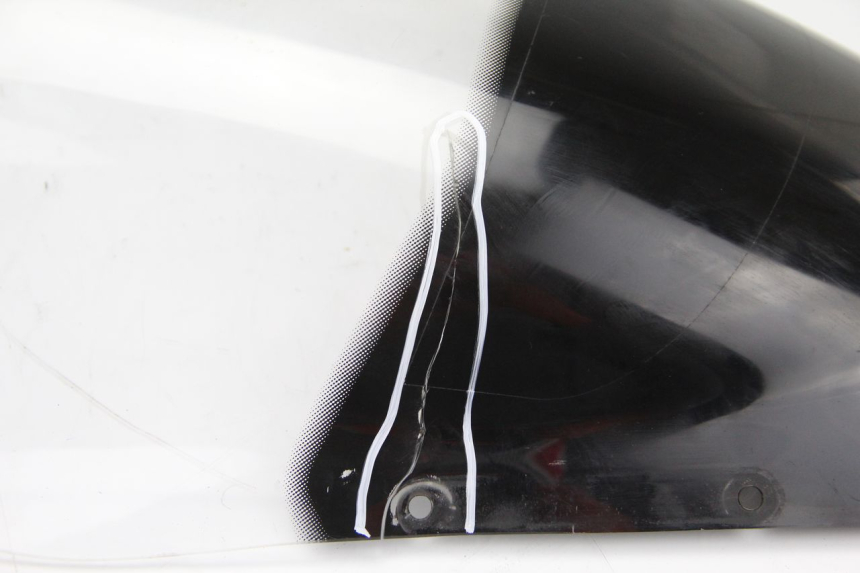 photo de PARABRISAS YAMAHA TDM ABS 900 (2002 - 2014) - Detalles de los puntos de fijación