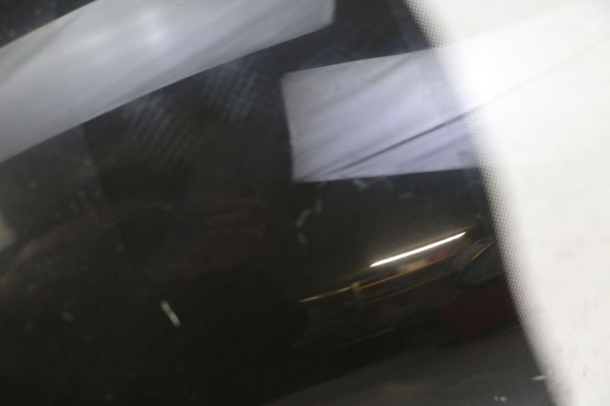 photo de PARABRISAS YAMAHA TDM ABS 900 (2002 - 2014) - Zoom sobre los componentes