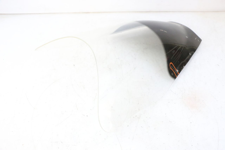 photo de PARABRISAS YAMAHA TDM ABS 900 (2002 - 2014) - Enfoque en la estructura