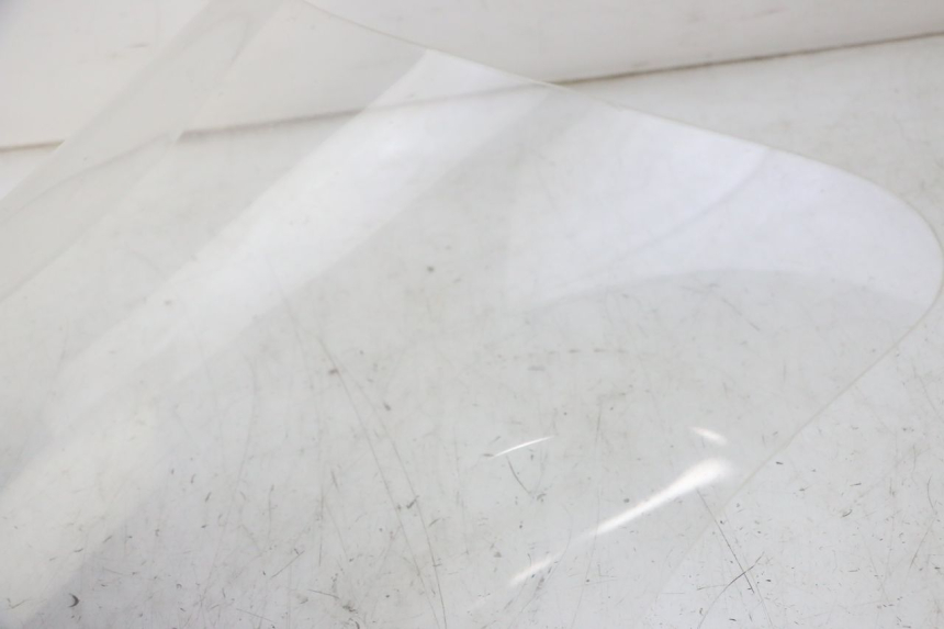 photo de PARABRISAS YAMAHA TDM ABS 900 (2002 - 2014) - Primer plano técnico