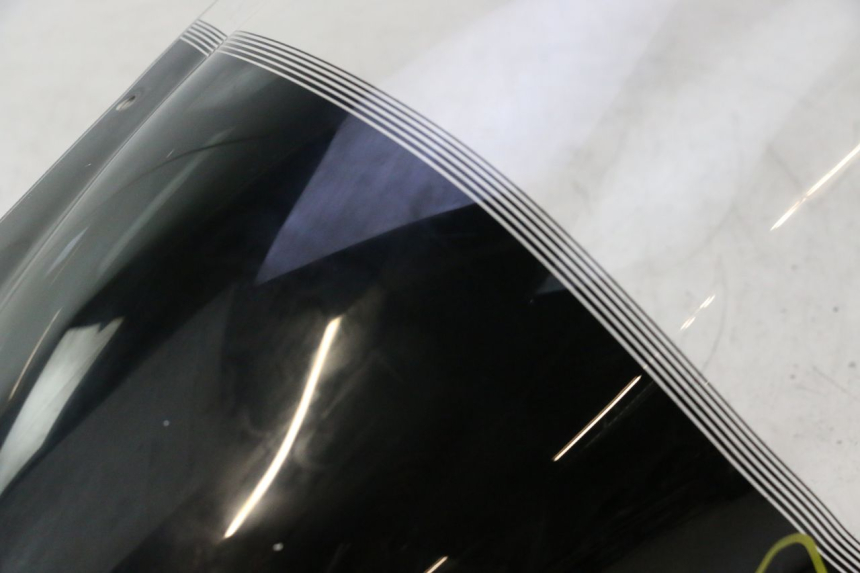 photo de PARABRISAS YAMAHA TDM ABS 900 (2002 - 2014) - Zoom sobre los componentes